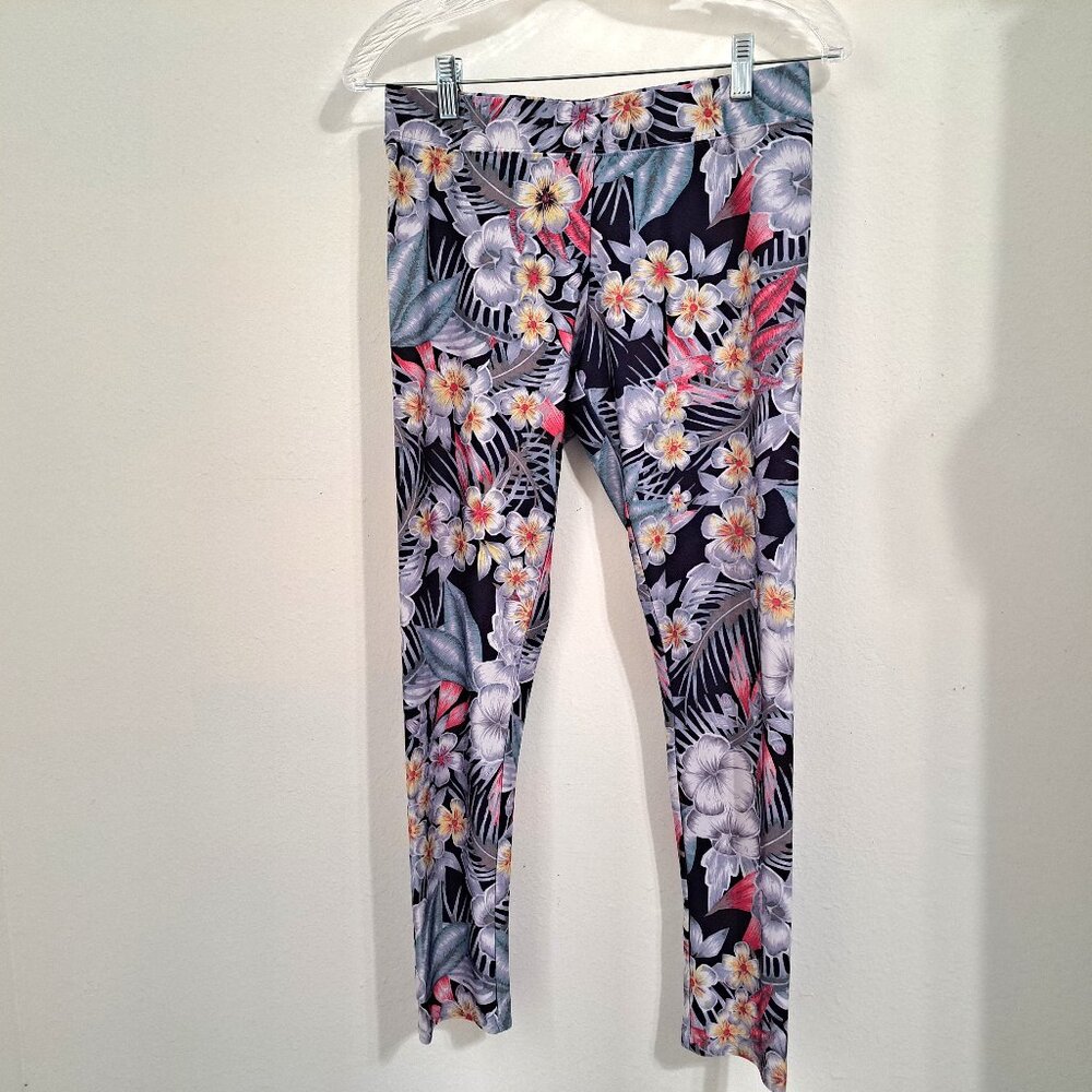 American Eagle Women's Floral Capri Leggings Multicolor Size M